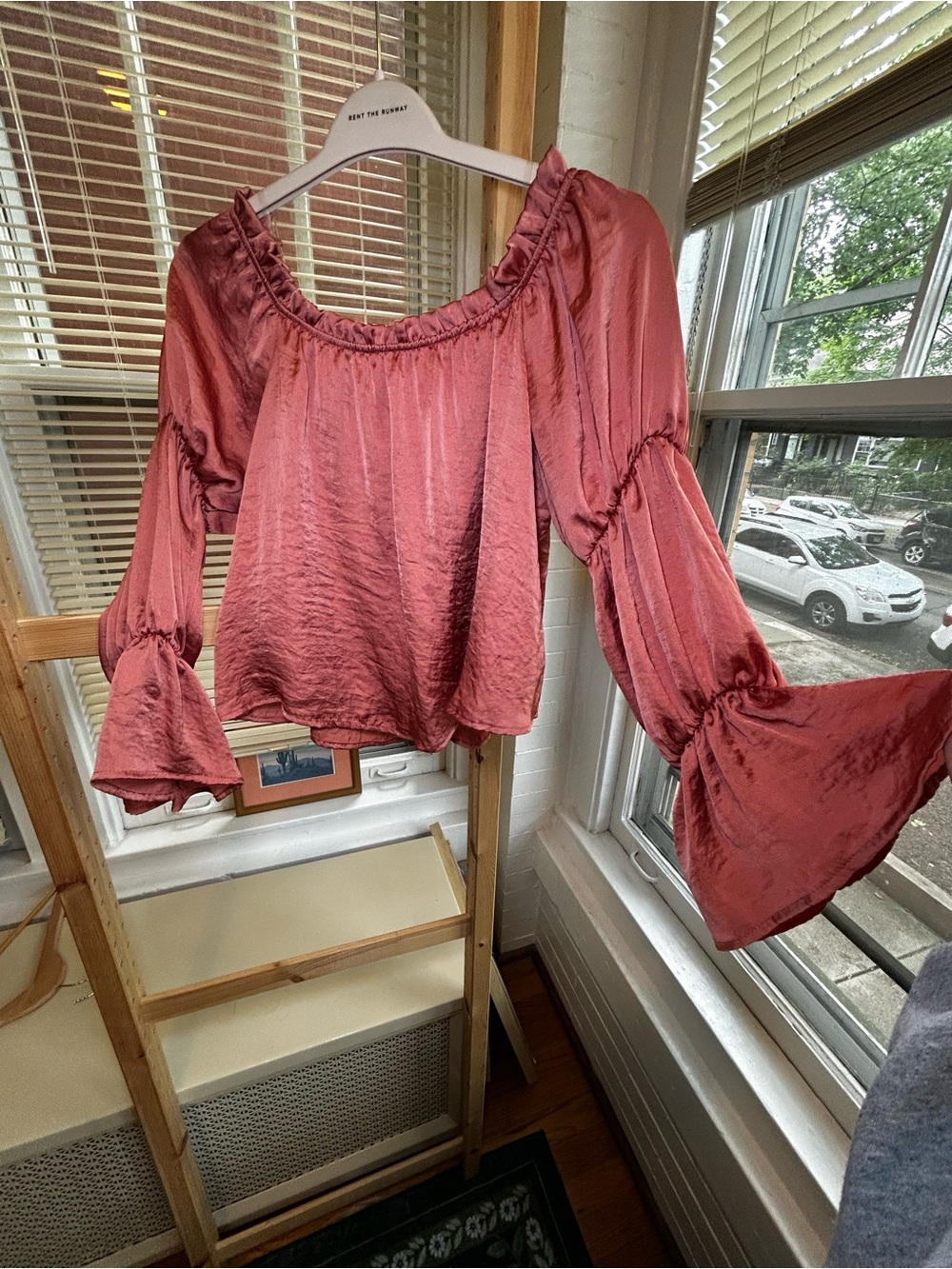Blue Blush Satin off-shoulder Flowy Blush Pink Top size M, Cropped-ish Length